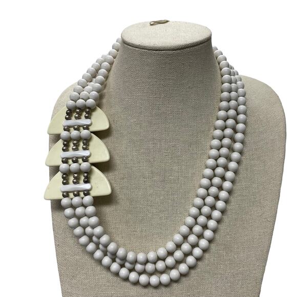 Vintage White Beaded 80s Statement Necklace - Picture 4 of 6